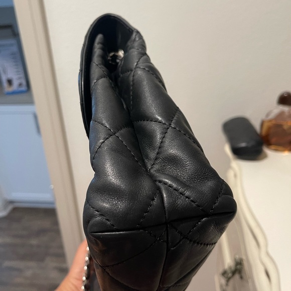 Chanel “In The Business” Maxi - Picture 7 of 13